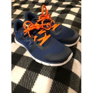 Navy Youth Under Armour Sneakers Size 6.6 | Ebay